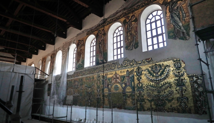 تصاویر کاشی کاری زیبای کلیسای قدیمی بیت لحم