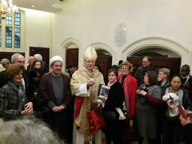سفر تبلیغی حجت الاسلام محمد الحسون رئیس مرکز پزوهش های اعتقادی به اروپا و دیدار با اسقف پیر والون