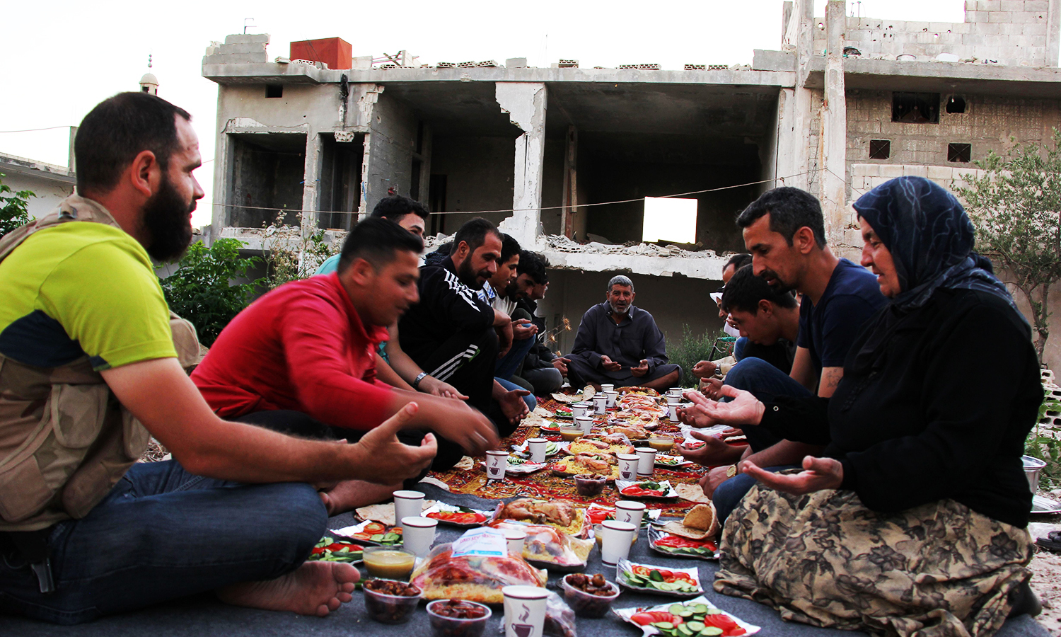 مسلمانان سوریه روزه خود را در شمال حمص 