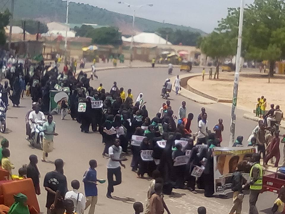 راهپیمایی مسالمت آمیز برای آزادی شیخ زاکزاکی در نیجریه