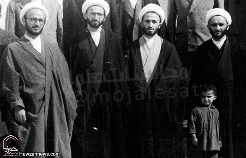 عکس: سه مرجع تقلید و مرحوم دوانی در سن جوانی - آیت الله مکارم - آیت الله سبحانی - آیت الله نوری همدانی- استاد دوانی