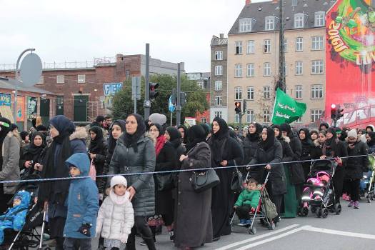 پیاده روی عاشورایی ۱۵ هزار نفر از شیعیان در دانمارک