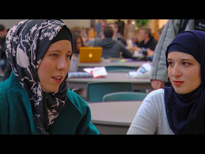 محجبه شدن دانشجویان دختر آمریکایی در حمایت از مسلمانان 