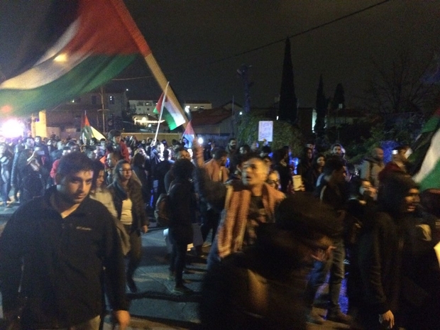 راهپیمایی هزاران فلسطینی در اعتراض به تخریب منازل