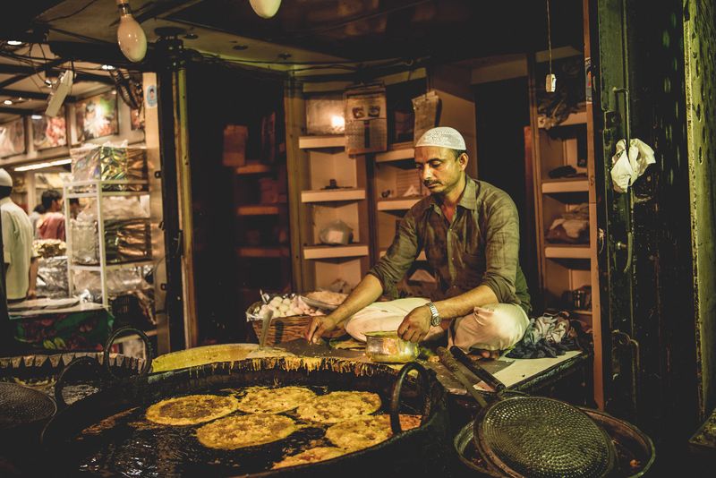 بمبئی در ماه مبارک رمضان به یک جشنواره غذایی شبانه تبدیل شده است 