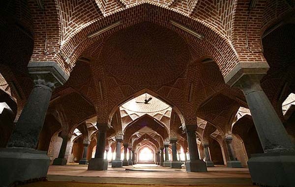 مسجد جامعی در قلب بازار تبریز