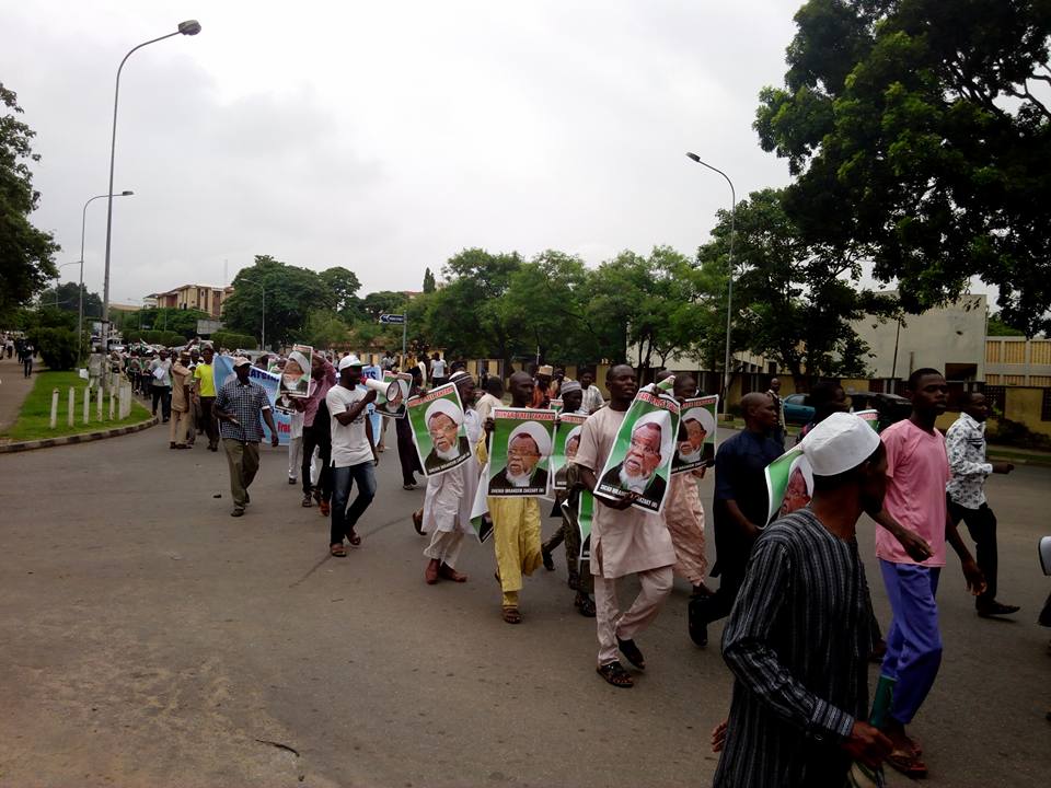 مردم نیجریه خواستار آزادی شیخ زکزاکی شدند