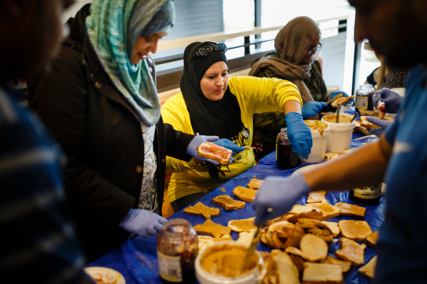  ۱۰۰ داوطلب مسلمان در کلرادو به بی‌خانمان‌ها کمک‌رسانی کردند  