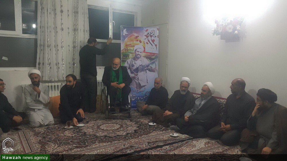 حضور آیت الله اعرافی در منزل شهید مدافع حرم حجت الاسلام دهقانی