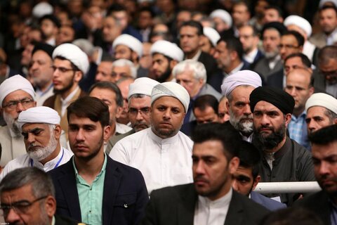 تصاویر/ دیدار مسئولان نظام و میهمانان کنفرانس وحدت اسلامى‌ با رهبر معظم انقلاب