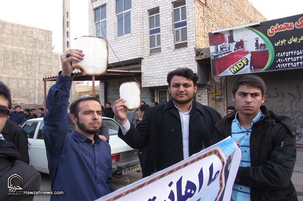 تجمع مردم    تاکستان علیه اقدام  آشوبگران در آتش زدن قرآن