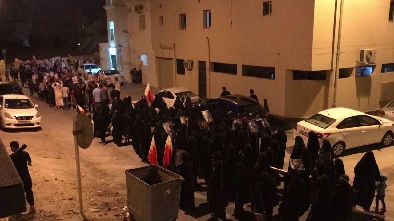 مردم خشمگین بحرین در حمایت از شیخ عیسی قاسم به خیابان ها سرازیر شدند
