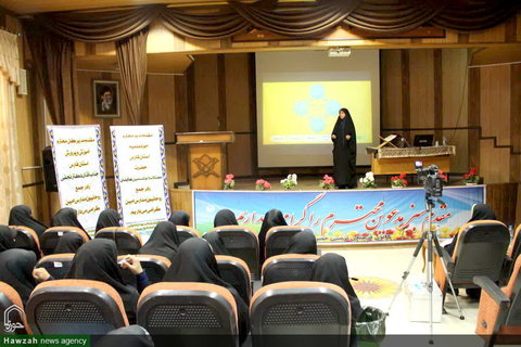 افتتاح دورة تعليمية للتبليغ الديني في محافظة فارس الإيرانية بشيراز