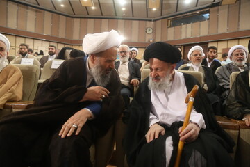 تصاویر/ جشن عمامه گذاری طلاب در شب میلاد امام هادی علیه السلام