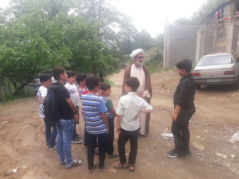 تصاویر شما/ فعالیت های فرهنگی - تبلیغی یک روحانی در روستای شادخال گیلان