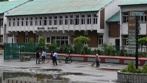 Kashmir schools, offices reopen amid tight security