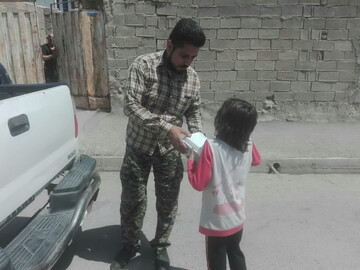 تصاویر/ توزیع غذا در روز عید غدیرخم در مناطق محروم منطقه جنوب شیراز به همت گروه جهادی