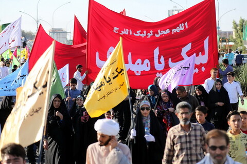 تصاویر/ پیاده‌روی عاشقان ولایت  در سالروز عید سعید غدیر خم در قم با حضور آیت الله العظمی مکارم