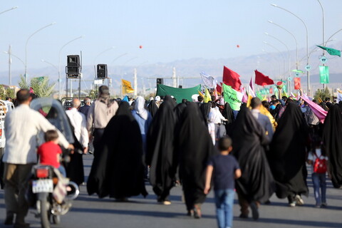 تصاویر/ پیاده‌روی عاشقان ولایت  در سالروز عید سعید غدیر خم در قم با حضور آیت الله العظمی مکارم