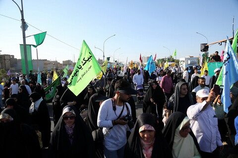 تصاویر/ پیاده‌روی عاشقان ولایت  در سالروز عید سعید غدیر خم در قم با حضور آیت الله العظمی مکارم