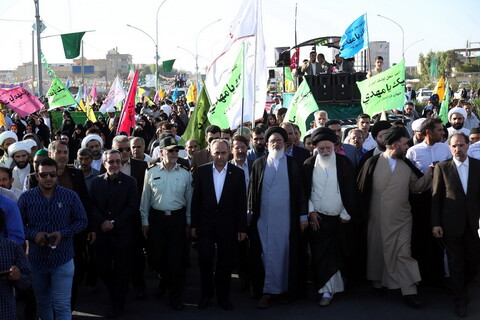 تصاویر/ پیاده‌روی عاشقان ولایت  در سالروز عید سعید غدیر خم در قم با حضور آیت الله العظمی مکارم