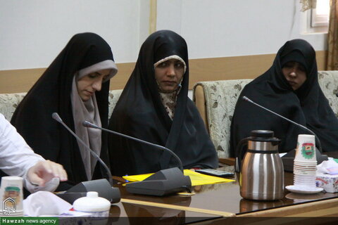 تصاویر/ نشست هم‌اندیشی معاونین فرهنگ و آموزش و مدیران واحد خواهران دفاتر استانی
