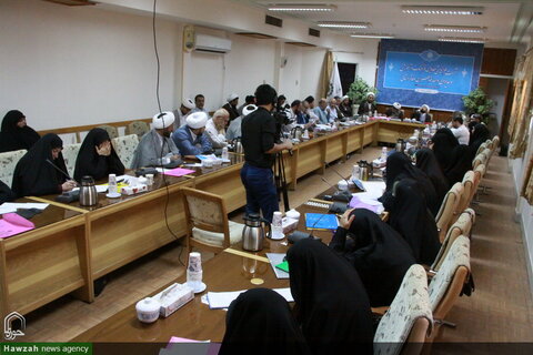 تصاویر/ نشست هم‌اندیشی معاونین فرهنگ و آموزش و مدیران واحد خواهران دفاتر استانی