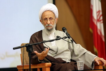 صوت کامل سخنرانی آیت الله مصباح یزدی در جمع شاگردان قدیمی