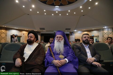 بالصور/ ندوة تخصصية تحت عنوان "الحسين (ع) في الفكر المسيحي" في جامعة الإمام الصادق (ع) في العاصمة طهران