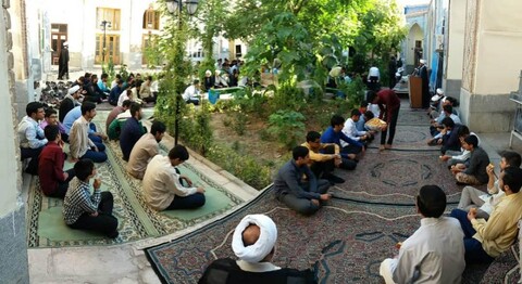 تصاویر/ مراسم تلبس طلاب حوزه علمیه کرمان به لباس مقدس روحانیت