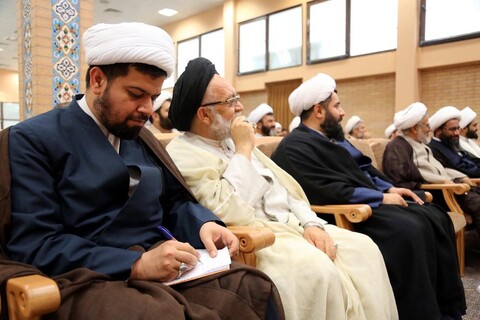 تصاویر/ نشست نماینده ولی فقیه در استان هرمزگان با اساتید و طلاب مرکز تخصصی صحیفه سجادیه در دارالقرآن علامه طباطبایی