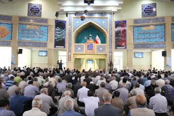 انتظار از رئیس جمهور برخورد با برگزار کنندگان همایش هفته دولت است