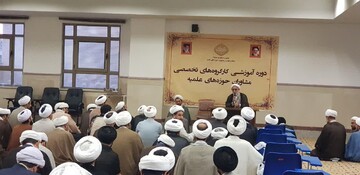 رشد " تقوا و معنویت" در حوزه های علمیه عامل اصلی تحول است