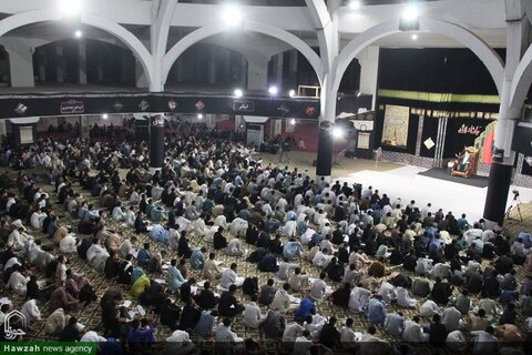 بالصور/ إقامة مجلس العزاء الحسيني في حوزة العروة الوثقى العلمية في لاهور باكستان