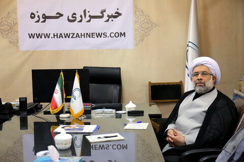 تصاویر/ بازدید حجت الاسلام والمسلمین عباسی رئیس جامعة المصطفی از رسانه رسمی حوزه