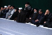 الإمام الخامنئي يشارك في مجلس العزاء الحسيني الليلة الأولى بحسينية الإمام الخميني (ره)