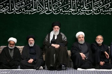 دومین شب از مراسم عزاداری حضرت اباعبدالله الحسین علیه‌السلام با حضور رهبر انقلاب