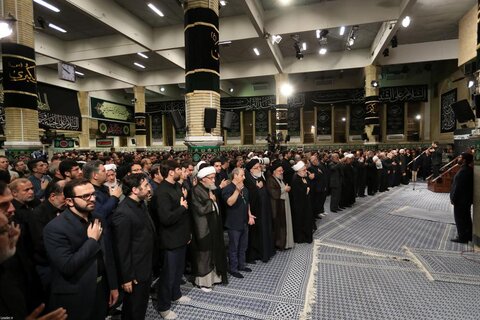 تصاویر/ دومین شب مراسم عزاداری حضرت اباعبدالله الحسین (علیه‌السلام) در حسینیه امام خمینی