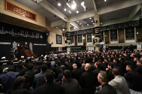 تصاویر/ دومین شب مراسم عزاداری حضرت اباعبدالله الحسین (علیه‌السلام) در حسینیه امام خمینی
