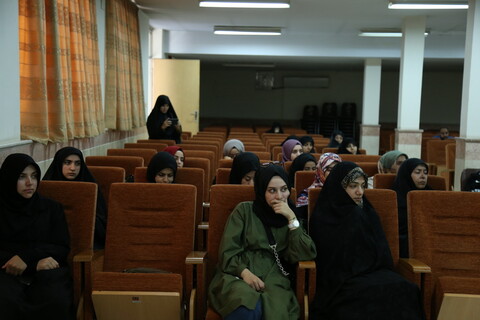 تصاویر/ هم اندیشی جمعی از دانشجویان دختر ترکیه با اساتید و طلاب مجتمع آموزش علوم اسلامی کوثر تهران