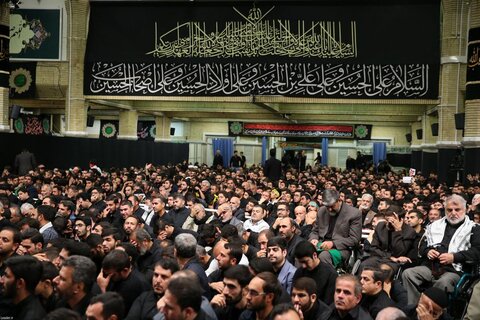 تصاویر/ مراسم عزاداری  شب تاسوعای حسینی در حسینیه امام خمینی