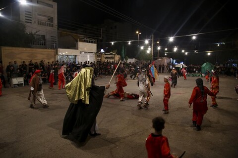 تصاویر/ تعزیه خیابانی شهادت حضرت عباس(ع) در منطقه کیان‌آباد اهواز