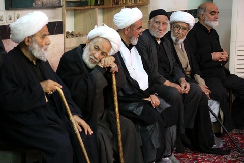 تصاویر/ مراسم سوگواری تاسوعای حسینی در بیوت مراجع و علما-2