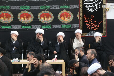 تصویری رپورٹ| عاشورا حسینی کی مناسبت سے قم میں مجتہدین کے گھروں میں عزاداری