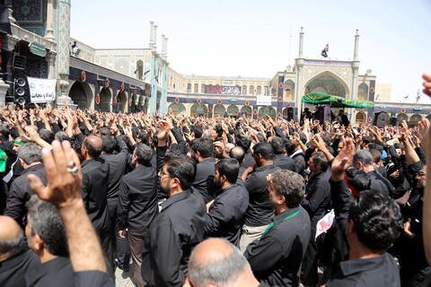 تصاویر/ حضور عزاداران حسینی در حرم حضرت معصومه (س)