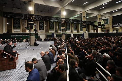 بالصور/ مجلس العزاء الحسيني في ليلة العاشر من محرم بحضور الإمام الخامنئي