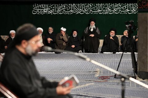 تصویری رپورٹ| رہبر معظم انقلاب اسلامی کی موجودگی میں مجلس شام غریباں
