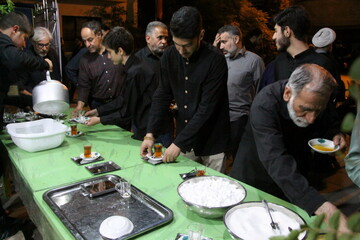 اینجا با حسین(ع) هم آهنگ می شویم