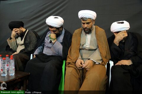 بالصور/ اجتماع الزينبيات في مزار السيد موسى المبرقع بن الإمام الجواد (ع) بقم المقدسة