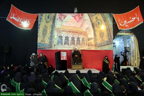 بالصور/ اجتماع الزينبيات في مزار السيد موسى المبرقع بن الإمام الجواد (ع) بقم المقدسة